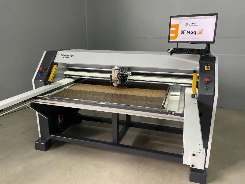 Máquina de costura programada BF-1500 A1